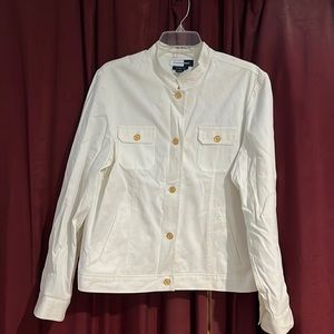 Women’s white jacket
